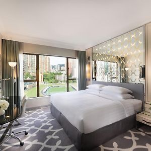 Fantastic 4 Family – Interconnecting Premier Course View Rooms